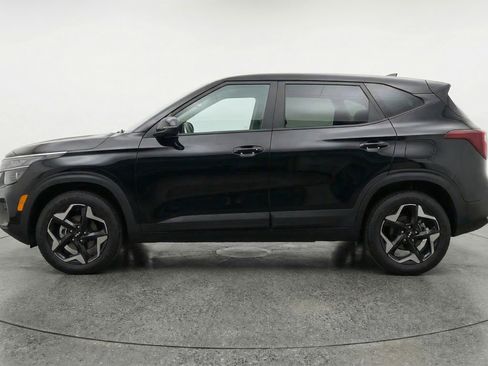 Used 2025 Kia Seltos S image 5