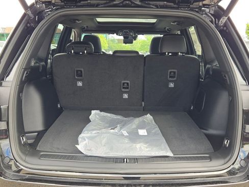 New 2025 Jeep Grand Cherokee Limited w/ Luxury Tech Group II image 17