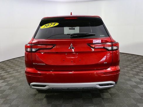 Used 2024 Mitsubishi Outlander SE image 8