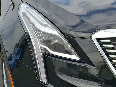 Used 2023 Cadillac XT5 Premium Luxury image 9