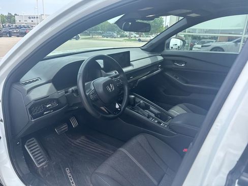 Used 2023 Honda Accord Sport image 10