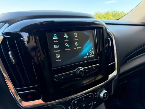Used 2018 Chevrolet Traverse LT FWD image 26