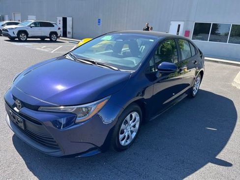 Used 2026 Toyota Corolla LE FWD image 3