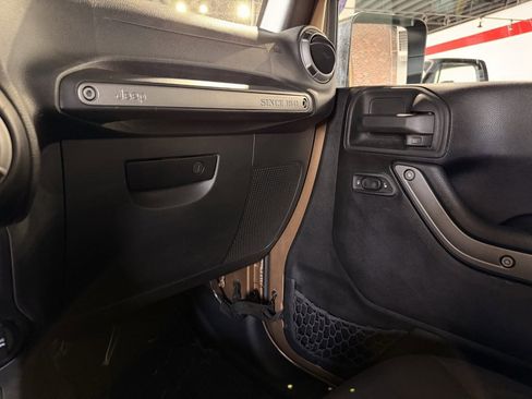 Used 2015 Jeep Wrangler Unlimited Sport w/ Quick Order Package 24S image 25