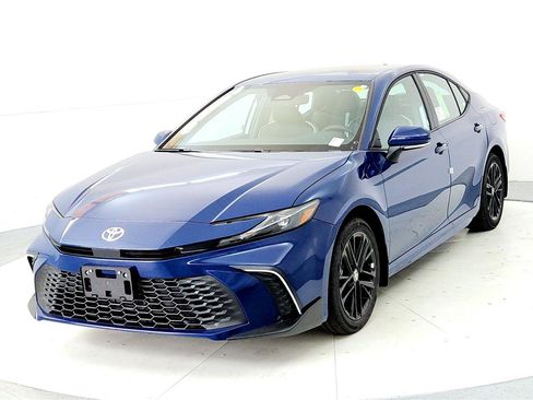 New 2026 Toyota Camry SE image 2
