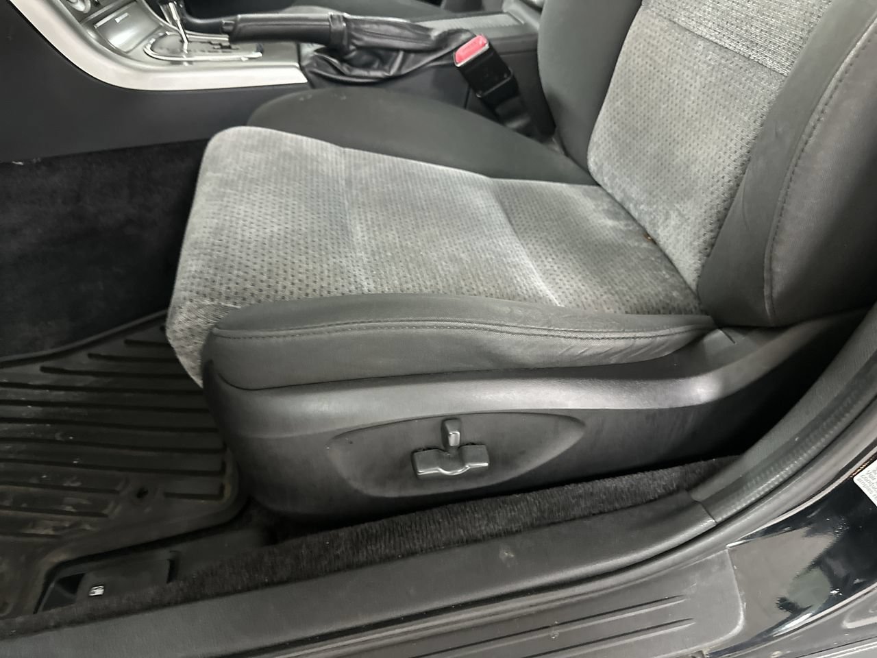 Used 2006 Subaru Outback 2.5i AWD/4WD image 12