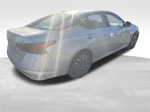 Used 2024 Nissan Altima 2.5 SV image 21