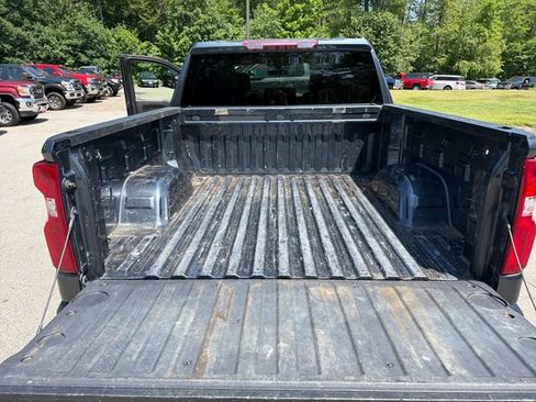 Used 2022 Chevrolet Silverado 1500 Custom AWD/4WD image 24