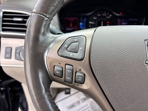 Used 2013 Lincoln MKX FWD image 17