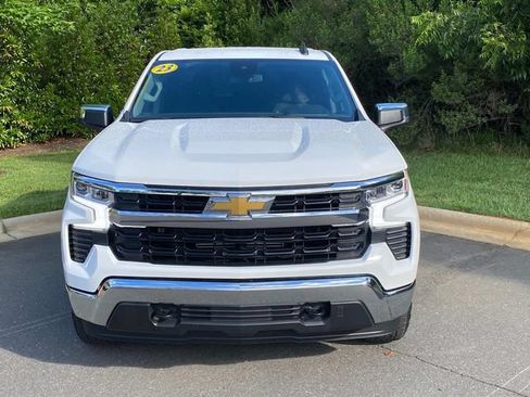 Used 2023 Chevrolet Silverado 1500 LT AWD/4WD image 2