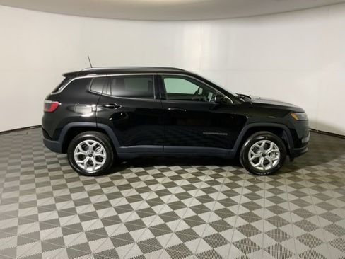 Used 2026 Jeep Compass Latitude image 7