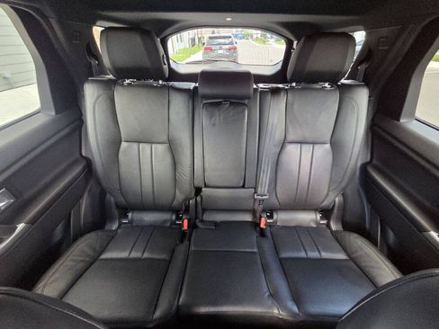 Used 2018 Land Rover Discovery Sport SE AWD/4WD image 33