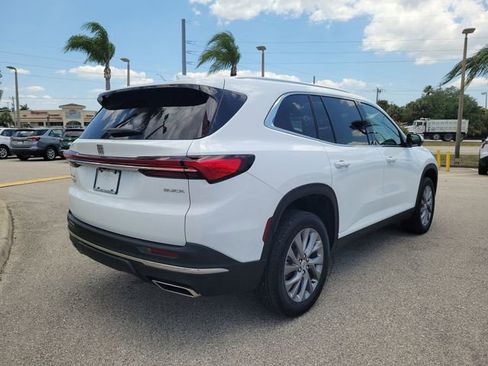 Certified 2025 Buick Enclave Preferred FWD image 4