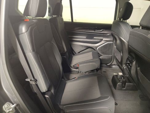 Used 2021 Jeep Grand Cherokee L Laredo w/ Luxury Tech Group I image 19