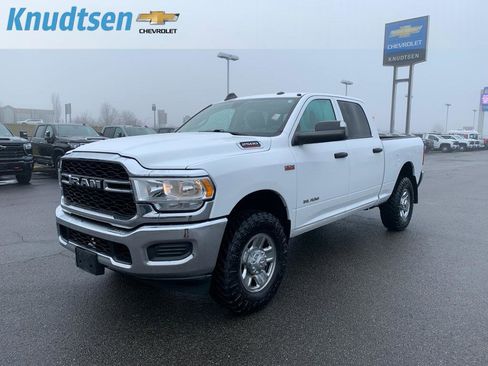 Used 2019 RAM 2500 Tradesman w/ Chrome Appearance Group image 3