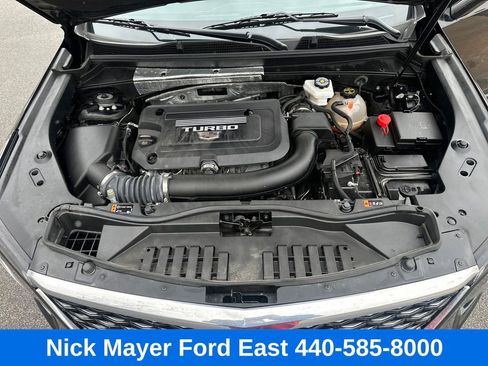 Used 2025 Cadillac XT4 Premium Luxury image 40