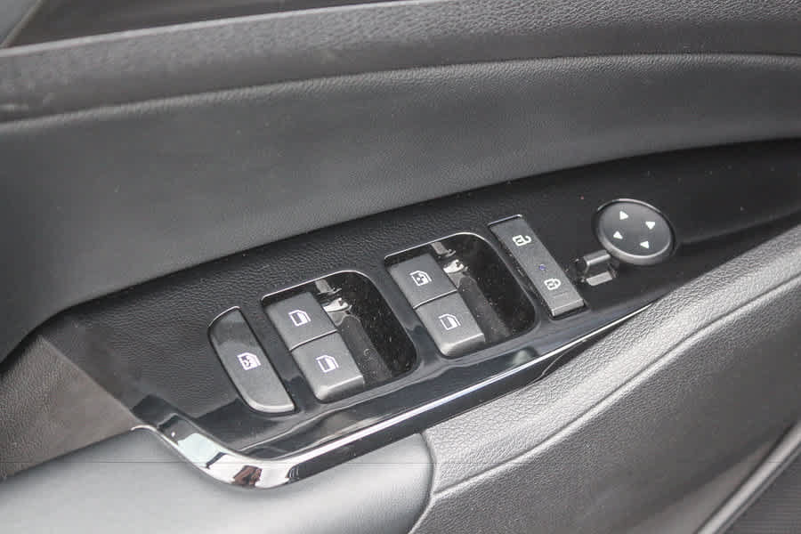 Used 2023 Kia Sportage EX AWD/4WD image 26