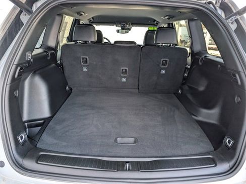 Used 2024 Jeep Grand Cherokee Limited w/ MOPAR Finishing Package image 25