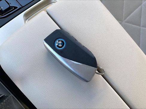 Used 2024 BMW iX xDrive50 w/ Sport Package AWD/4WD image 14