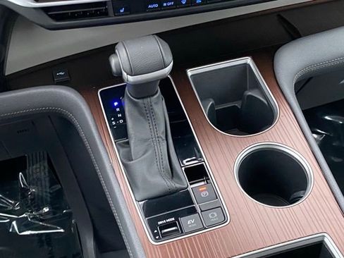 Used 2023 Toyota Sienna XLE image 15