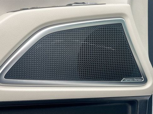 Used 2025 Kia Telluride SX FWD image 19