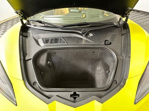 Used 2022 Chevrolet Corvette Stingray Preferred Cpe w/ Z51 Performance Package RWD image 28