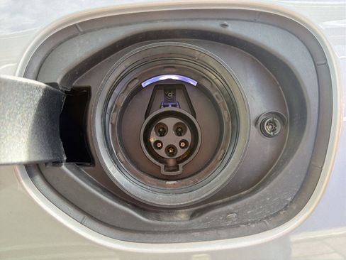 Used 2024 Volvo XC60 T8 Polestar w/ Protection Package Premier image 12