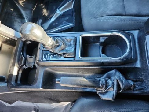 Used 2020 Toyota Tacoma SR w/ SR Convenience Package image 25