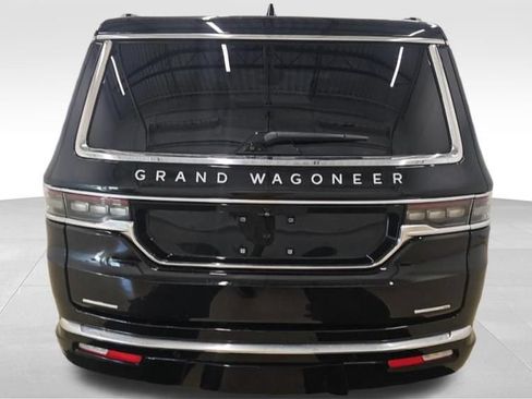 Used 2023 Jeep Grand Wagoneer Series II AWD/4WD image 6
