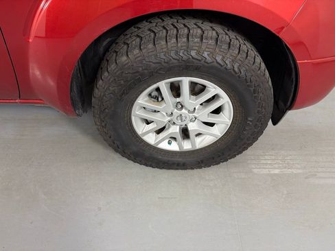 Used 2014 Nissan Frontier SV image 10