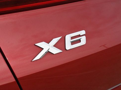 Used 2023 BMW X6 xDrive40i w/ Luxury Seating Package image 21