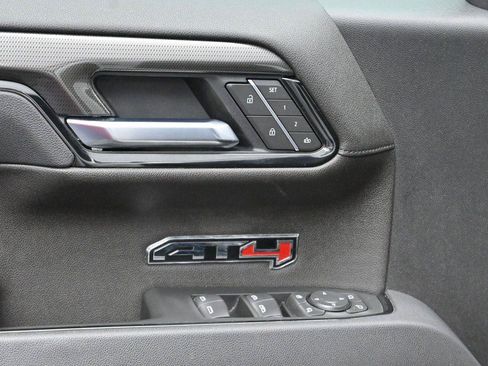 Used 2025 GMC Sierra 1500 AT4 w/ AT4 Premium Package AWD/4WD image 10
