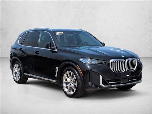 Used 2026 BMW X5 xDrive50e AWD/4WD image 3