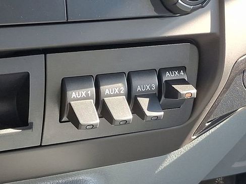 Used 2023 Ford F650 2WD Regular Cab Super Duty image 22