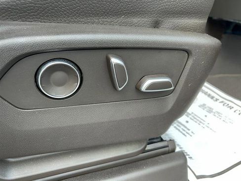 Used 2024 GMC Sierra 3500 Denali image 16