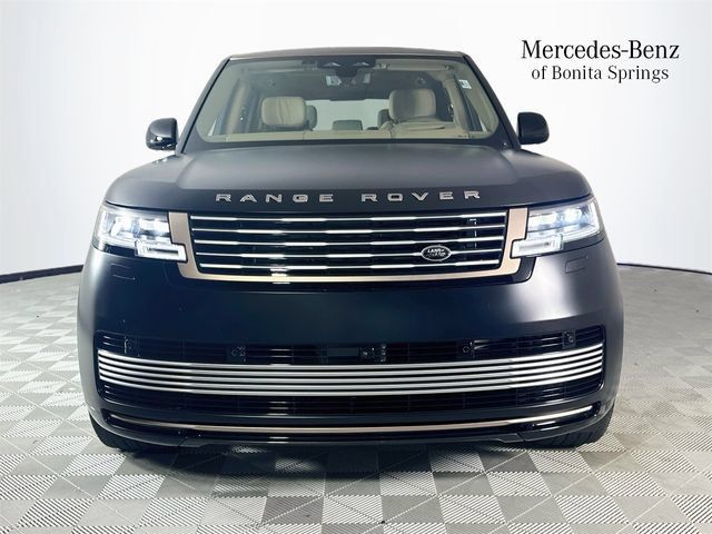 Used 2026 Land Rover Range Rover SV AWD/4WD image 2
