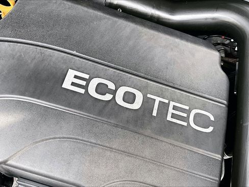 Used 2021 Chevrolet Equinox LS w/ LS Convenience Package image 29