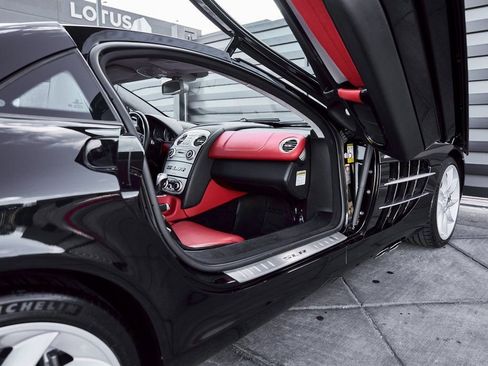 Used 2006 Mercedes-Benz SLR image 32