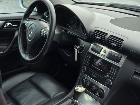 Used 2006 Mercedes-Benz C 230 Sedan image 17