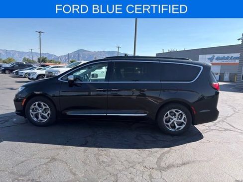 Used 2022 Chrysler Pacifica Limited FWD image 14