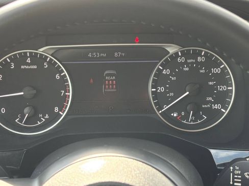 Used 2025 Nissan Pathfinder SV FWD image 39
