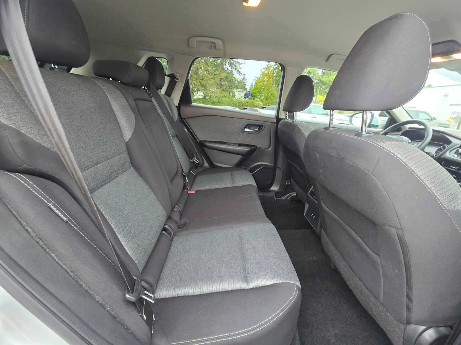 Used 2021 Nissan Rogue SV AWD/4WD image 12