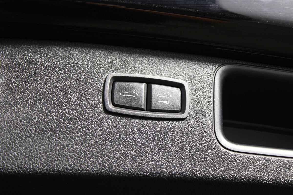 Used 2022 Porsche Macan AWD/4WD image 34