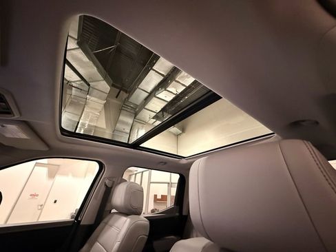 Used 2023 Toyota Tundra Limited w/ Power Package image 18