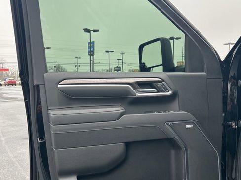 Used 2025 Chevrolet Silverado 2500 LTZ w/ Trail Boss Package image 32