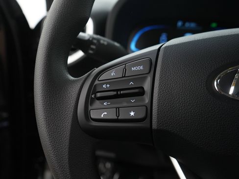 Certified 2026 Hyundai Venue SE FWD image 24