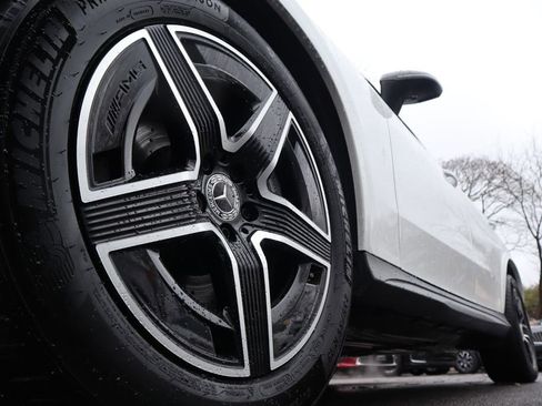 Used 2023 Mercedes-Benz GLC 300 4MATIC image 9