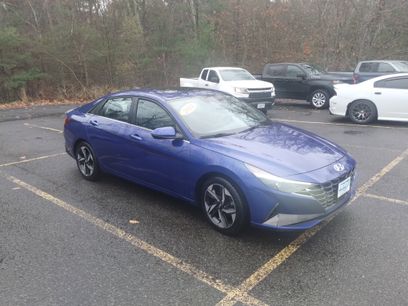 Used 2021 Hyundai Elantra SEL w/ Convenience + Premium Package