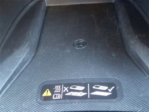 Certified 2024 Chevrolet Trax RS w/ Sunroof Package image 26