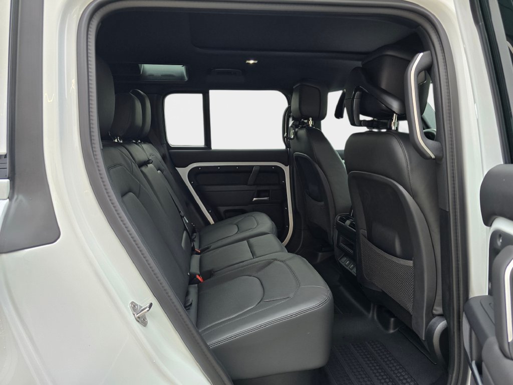 New 2026 Land Rover Defender 110 X-Dynamic SE AWD/4WD image 11